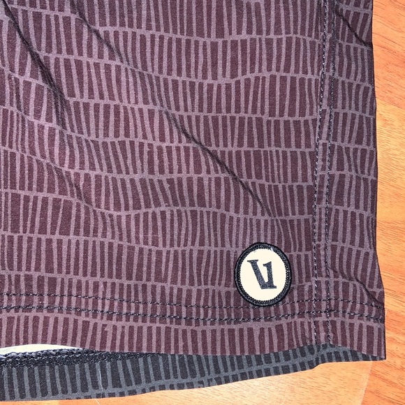 MEN’S Vuori Workout Shorts - Picture 3 of 6